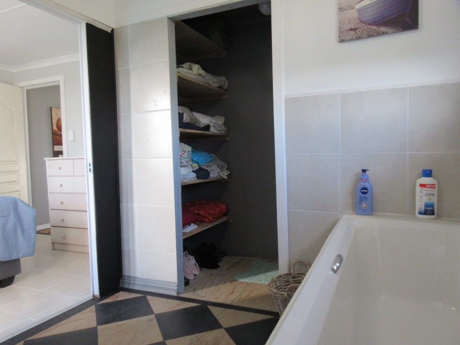 4 Bedroom Property for Sale in Bathurst Eastern Cape